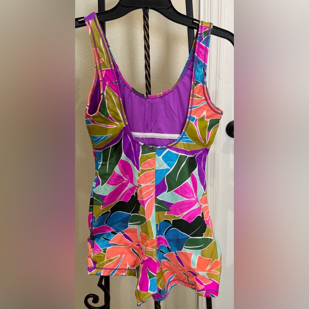 NWOT women's Hurley "Max Isla" boyleg 1-piece swimsuit - M - Picture 3 of 4
